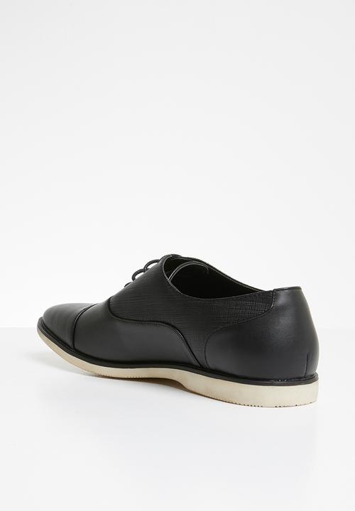 Superbalist - Nate textured oxford - black