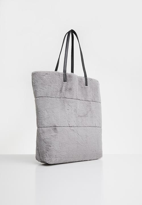 New Look - Oversized faux fur tote - grey & black 