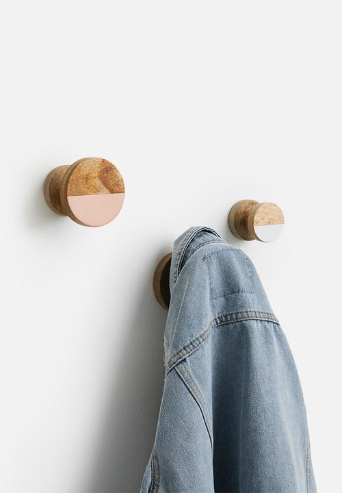 Sixth Floor - Mika hooks set of 3 - youth tonic 