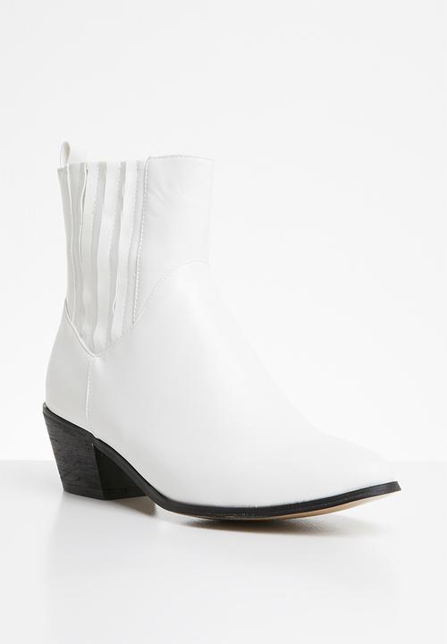 Public Desire - Beetle western ankle boot - white 