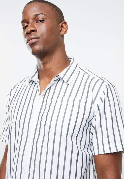 STYLE REPUBLIC - Iconic striped short sleeve shirt - black & white 