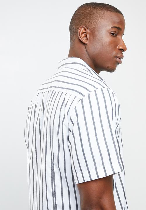 STYLE REPUBLIC - Iconic striped short sleeve shirt - black & white 