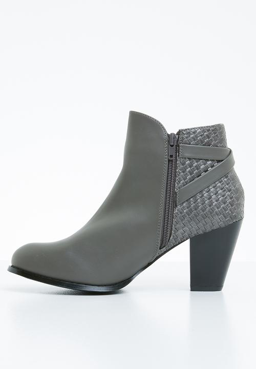 STYLE REPUBLIC - Woven detail boots - grey