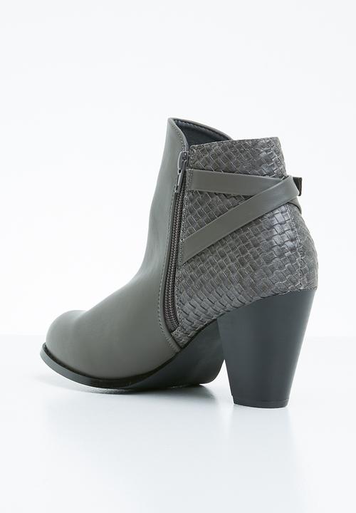 STYLE REPUBLIC - Woven detail boots - grey