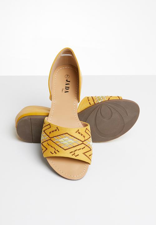 Jada - Tribal embroidered sandal - mustard