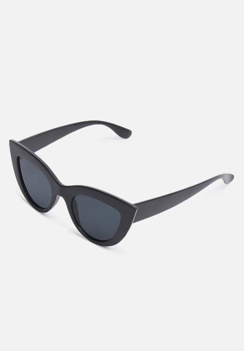 Superbalist - Cat eye sunglasses - black