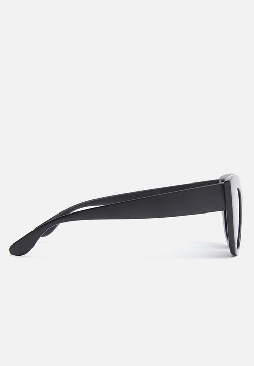 Superbalist - Cat eye sunglasses - black