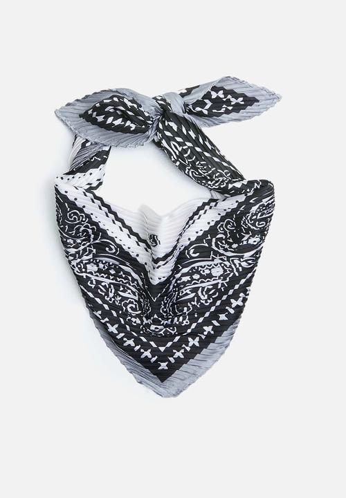Joy Collectables - Bandana print scarf - black