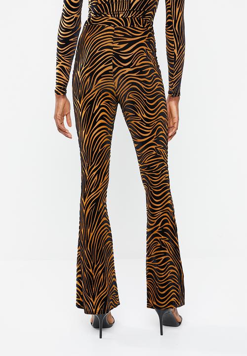 Missguided - Zebra velvet flare trousers - brown