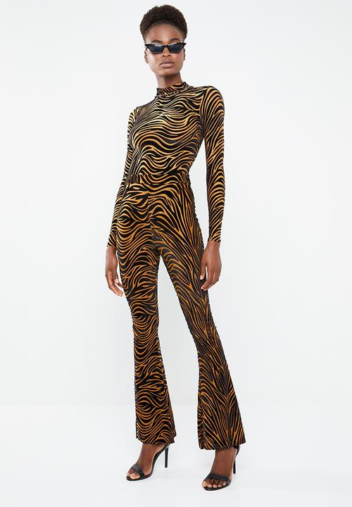 Missguided - Zebra velvet flare trousers - brown
