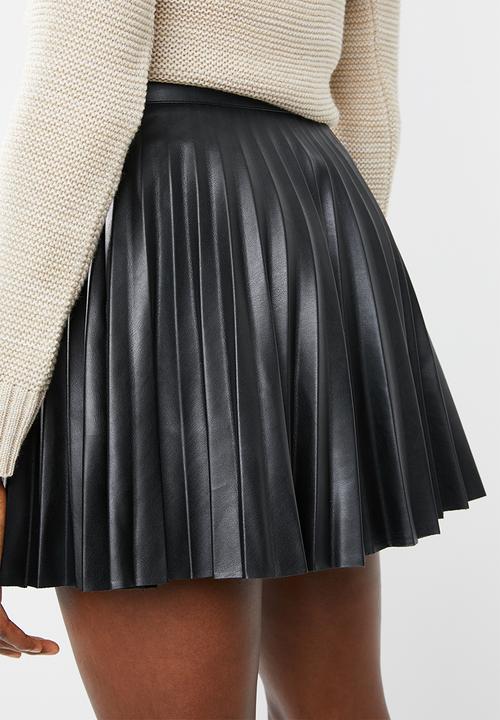 Missguided - Faux leather pleated mini skirt - black