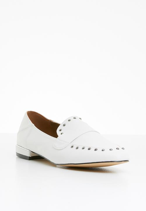 Miss Black - Unique loafer - white