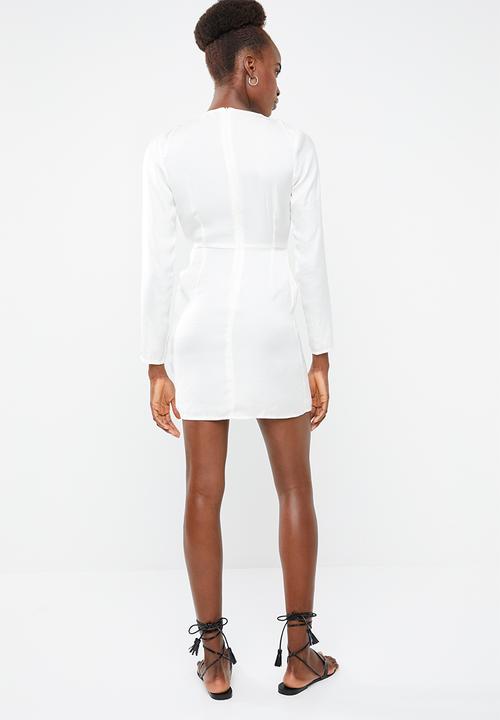 Missguided - Silky long sleeve panelled shift dress - cream