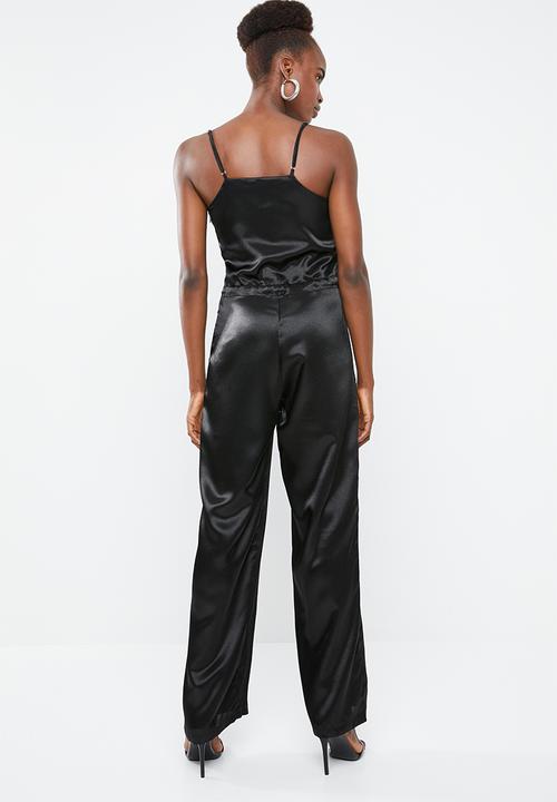 Missguided - Silky cargo cami jumpsuit - black