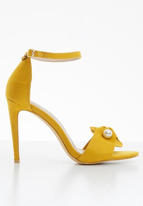 Miss Black - Stella heel - yellow
