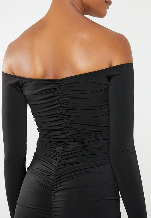 Superbalist - Ruched off the shoulder bodycon - black