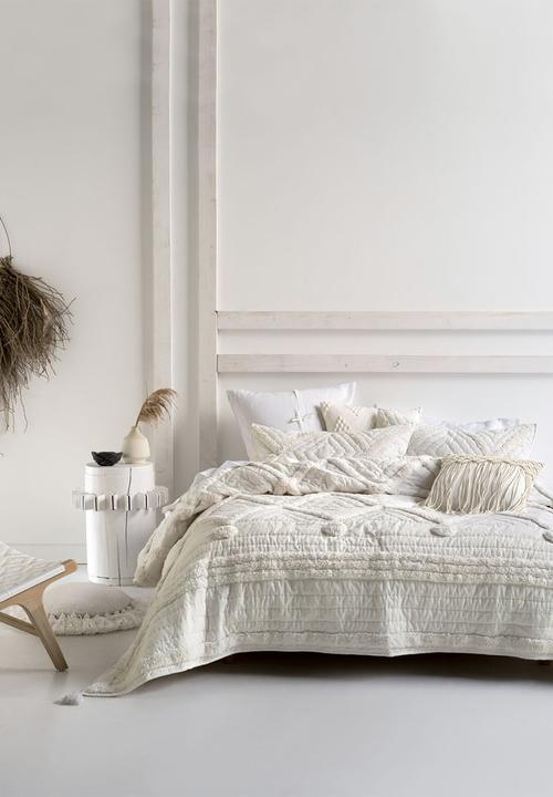 Linen House - Anzar coverlet - white