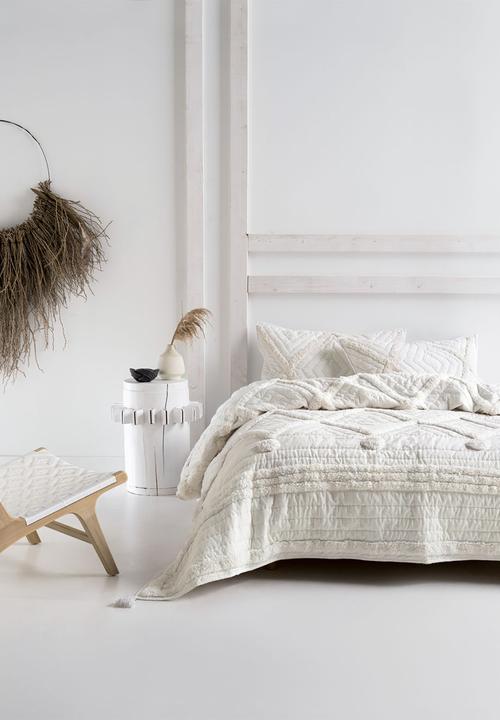 Linen House - Anzar coverlet - white