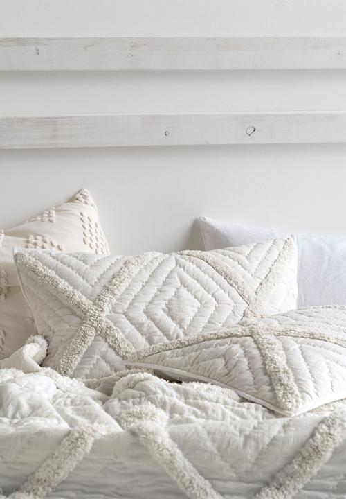 Linen House - Anzar coverlet - white