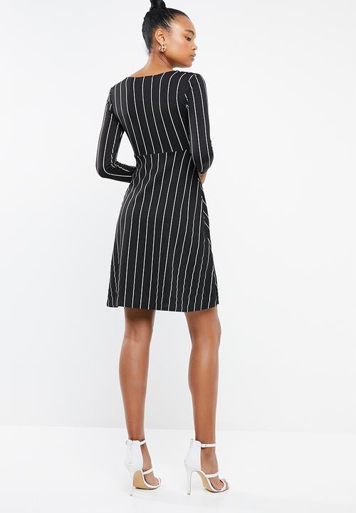 Missguided - Tie front long sleeve midi dress - black