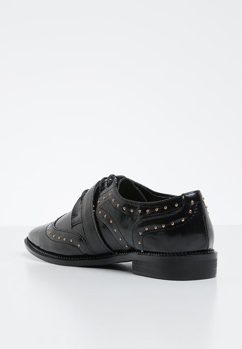 Superbalist - Kelly studded brogue - black