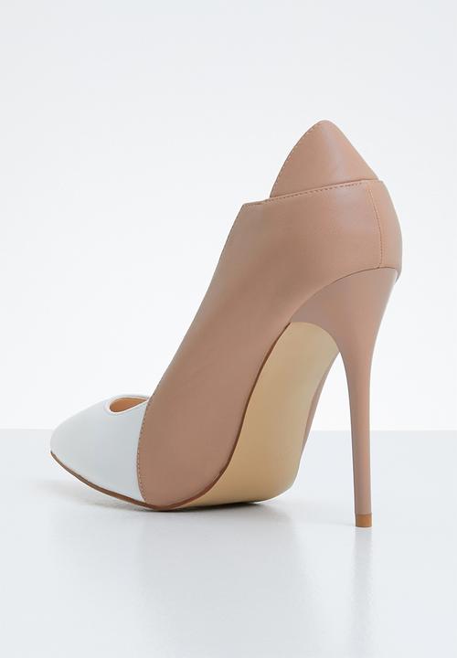 Miss Black - Court heels - neutral & white