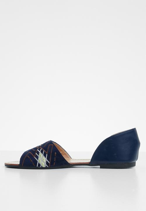 Jada - Tribal embroidered sandal - navy