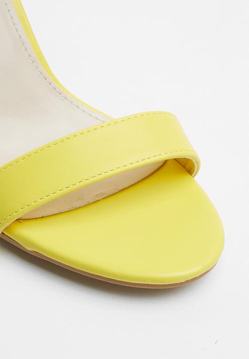 Jada - Buckle strap heel - pale yellow