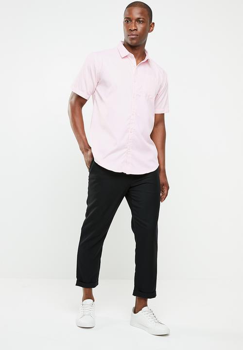STYLE REPUBLIC - Essential slim fit short sleeve shirt - pink