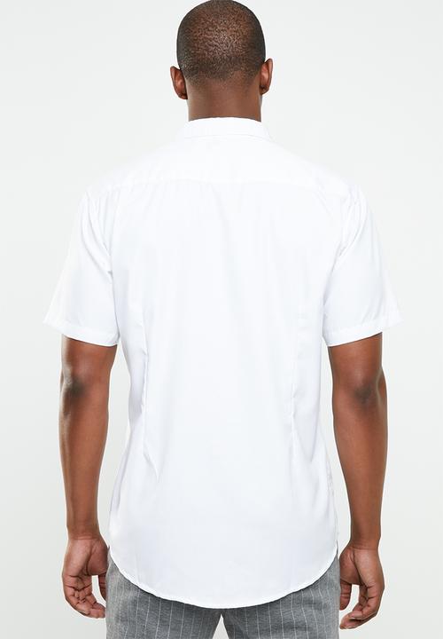 STYLE REPUBLIC - Essential slim fit short sleeve shirt - white