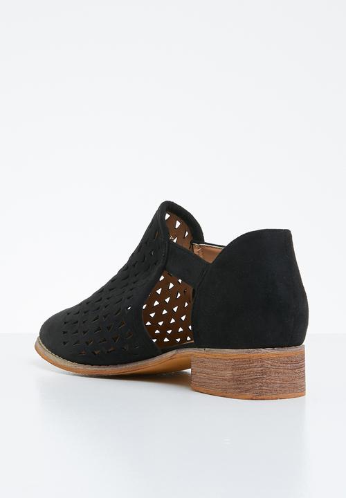 Jada - Laser cut flat ankle boot - black