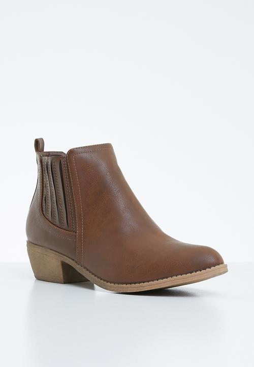 Jada - Side panel low heel ankle boots - tan
