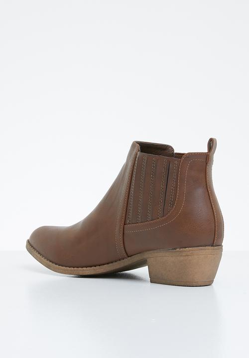 Jada - Side panel low heel ankle boots - tan