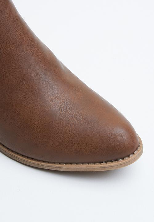 Jada - Side panel low heel ankle boots - tan