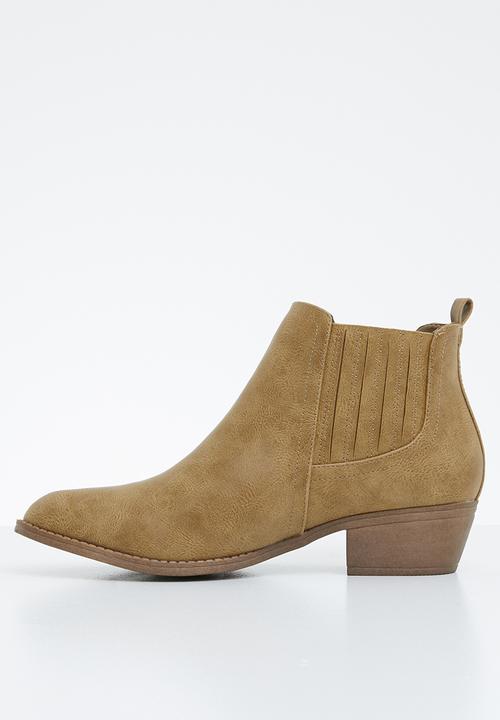 Jada - Side panel low heel ankle boots - brown