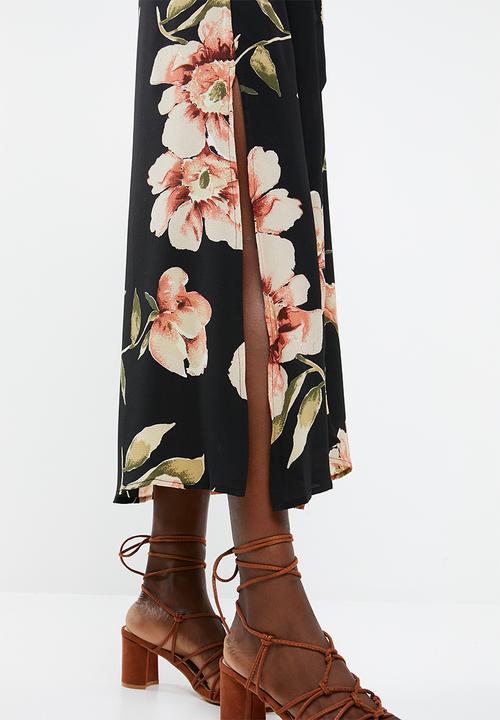 Revenge - Cami strap floral maxi with tie waist - black