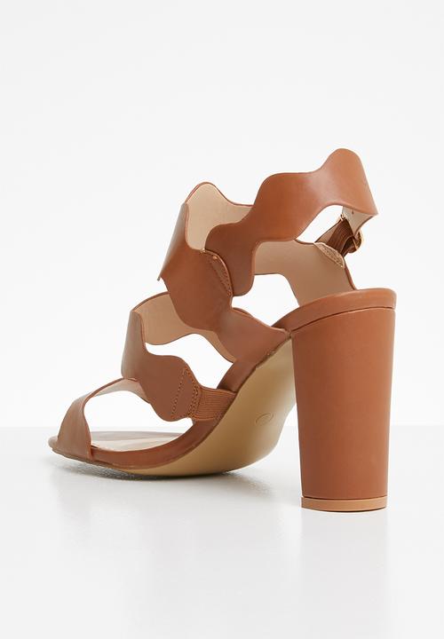 Plum - Laser cut heel - tan