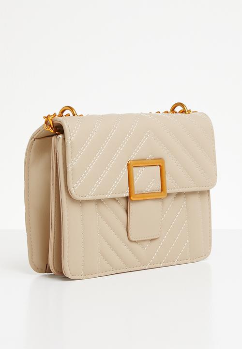 BLACKCHERRY - Quilt detail slingbag - cream