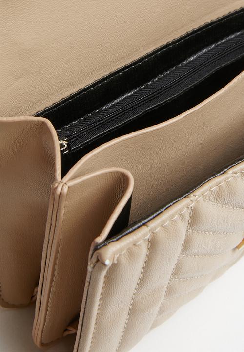 BLACKCHERRY - Quilt detail slingbag - cream