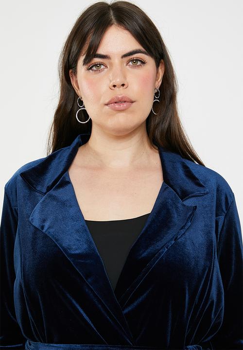 Missguided - Curve velvet belted jacket - navy