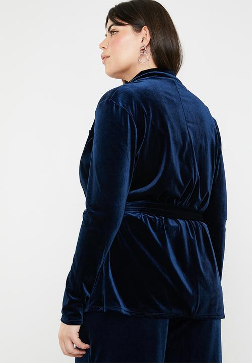 Missguided - Curve velvet belted jacket - navy