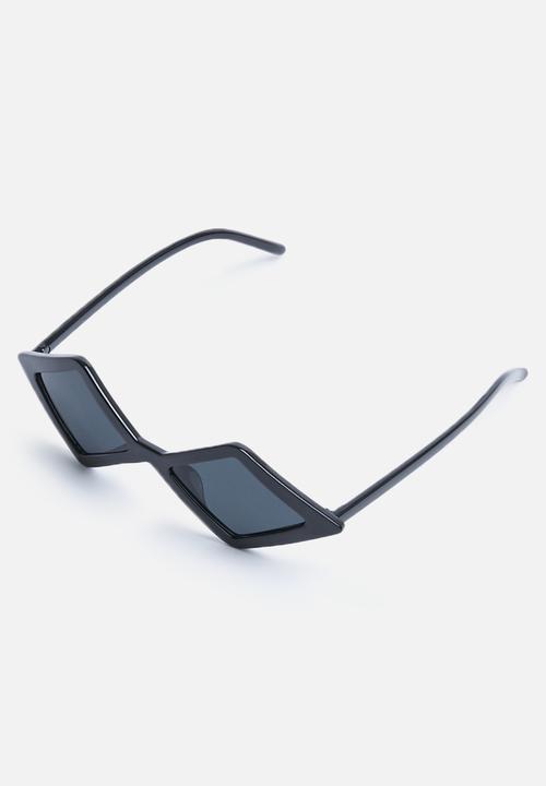 Superbalist - Zendaya diamond sunglasses - black