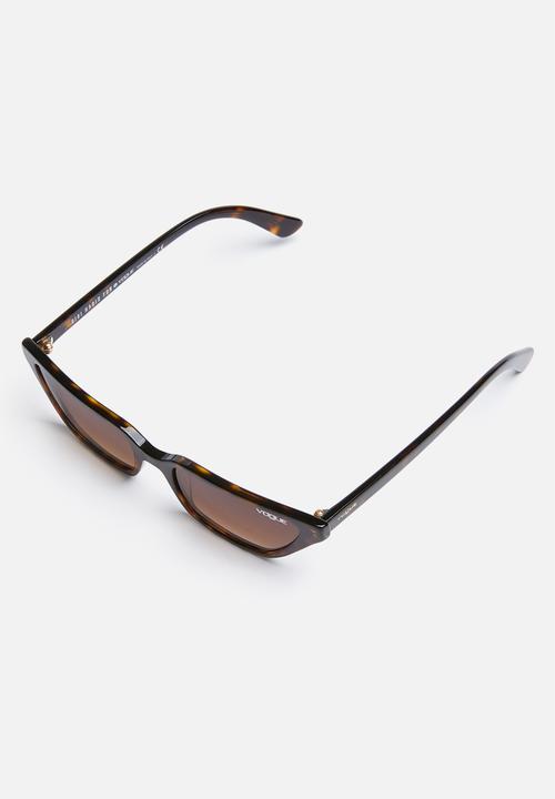 Vogue Eyewear - Gigi Hadid slim cat-eye sunglasses 53mm - brown