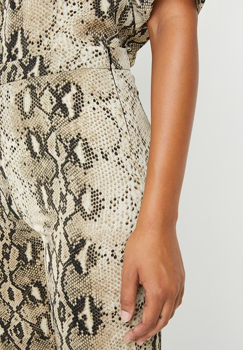 Missguided - Snake print shirt and trouser coord - brown & black
