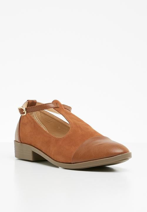 Jada - Fabric combo flat pointed pump - tan