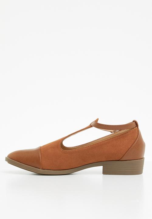 Jada - Fabric combo flat pointed pump - tan