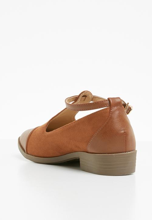 Jada - Fabric combo flat pointed pump - tan