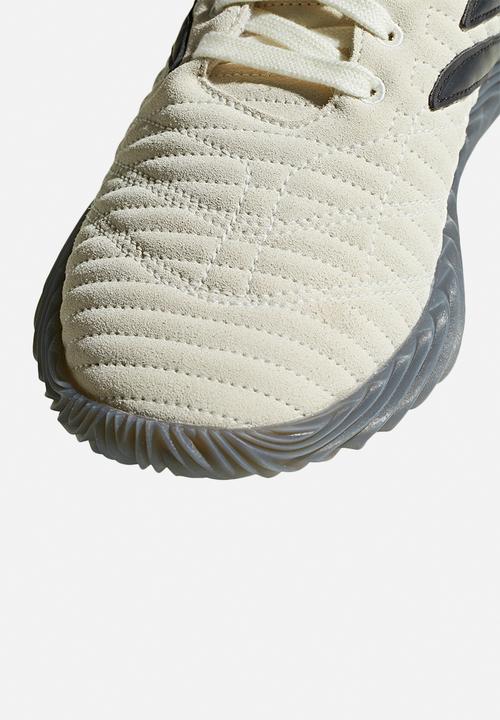 adidas Originals - Sobakov - off white/black/raw amber