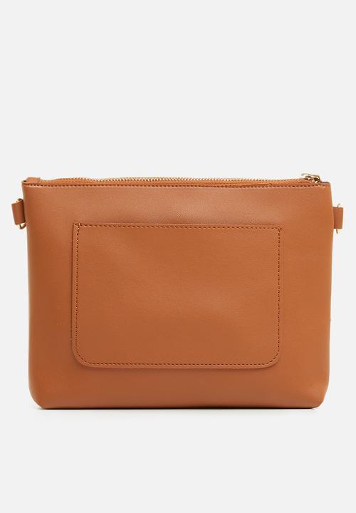 STYLE REPUBLIC - Leather-look slingbag - tan