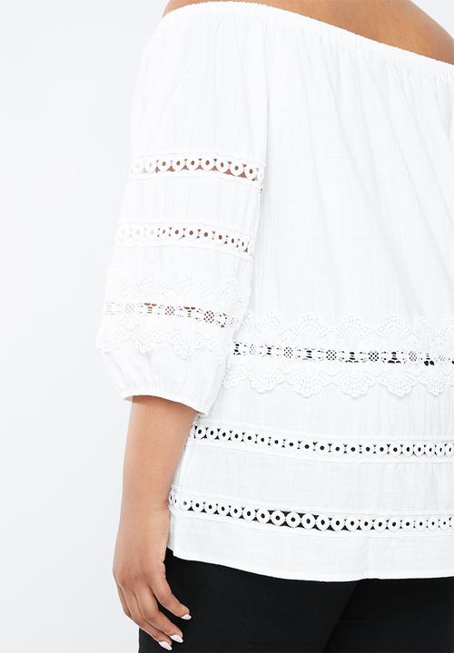 STYLE REPUBLIC PLUS - Ladder lace bardot top - white